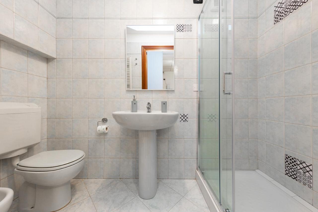 La Gioiosa - Top Location - Modern Apartment Near Metro Bengasi Turijn Buitenkant foto